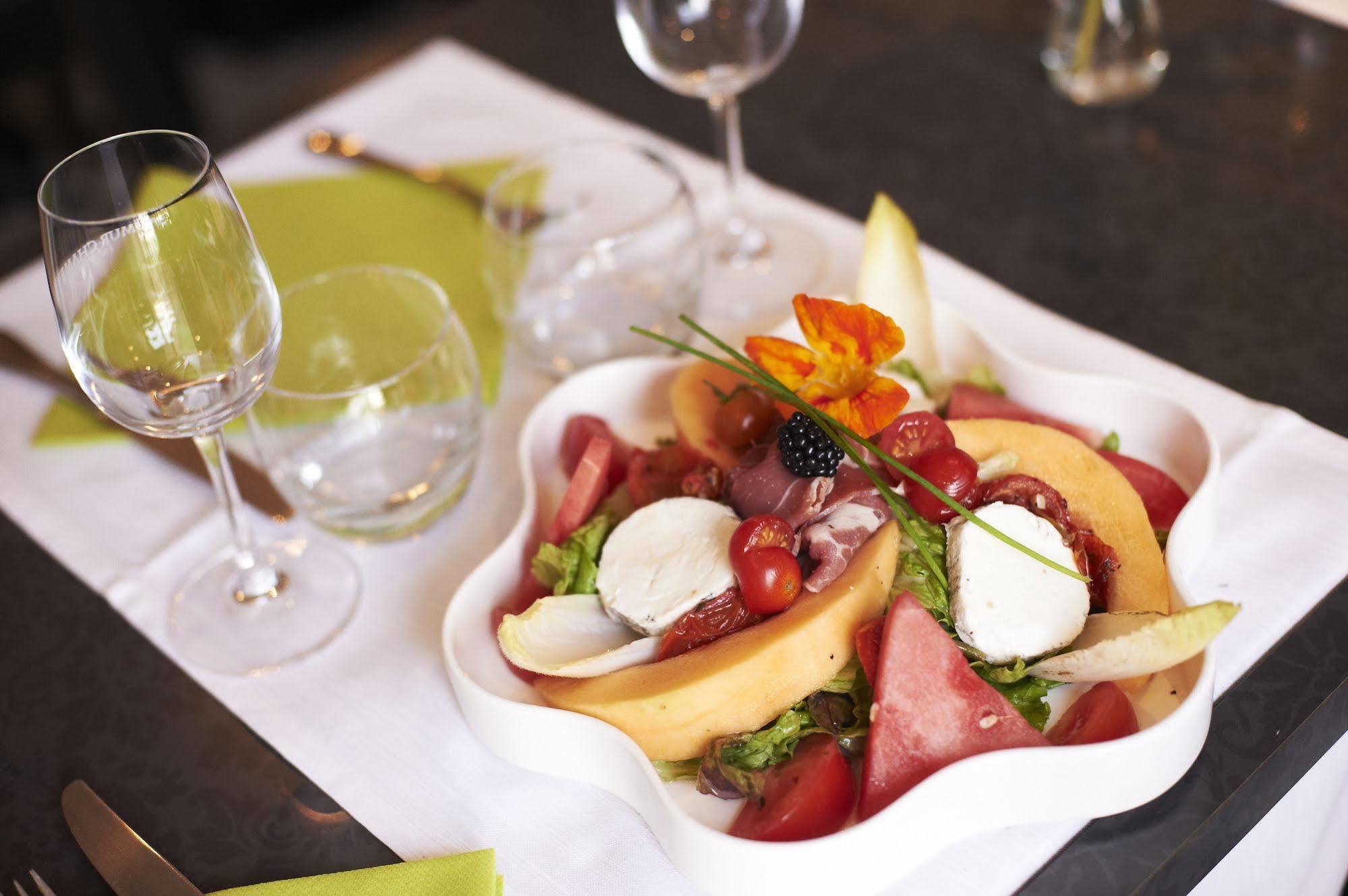 Cristal Hotel Restaurant - Logis Hotels Сомюр Екстер'єр фото